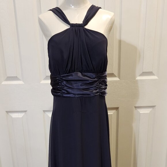 Semi-Formal gray dress with a chiffon style skirt - Picture 1 of 2